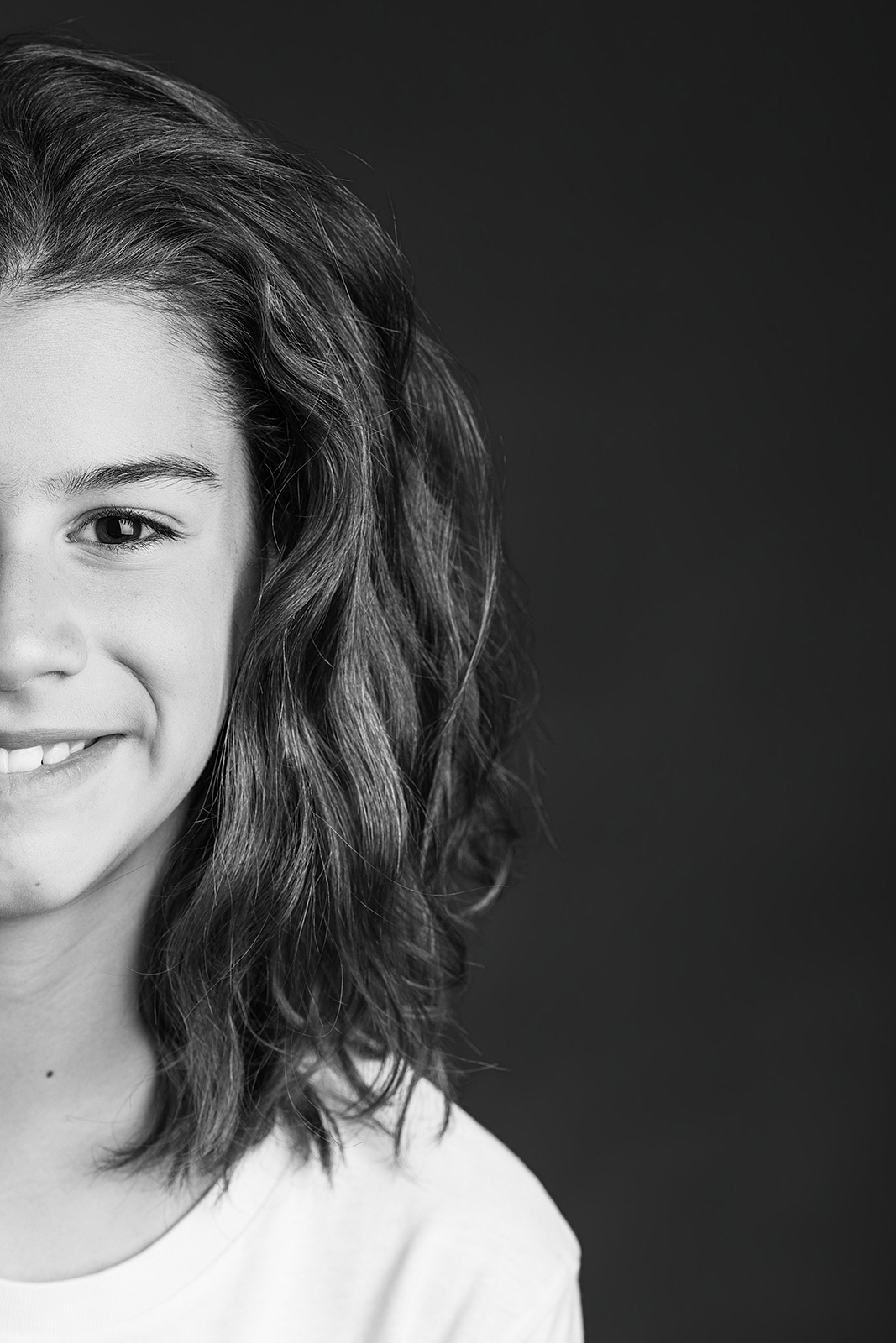 Un portrait en noir et blanc réalisé au studio à Manosque de Emilie Lemele